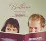 Text: "Beethoven The Complete Sonatas Viktoria Mullova violin Alasdair Beatson & Kristian Bezuidenhout fortepiano." Zwei Menschen schauen in ein Buch.
