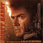 „DIRTY HARRY“ steht links, „the original score by Lalo Schifrin“ unten. Illustration zeigt ernstes Gesicht und großen Revolver.