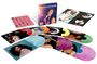 "DONNA SUMMER" und "THE CASABLANCA STUDIO ALBUMS" erscheinen auf einer Sammlung farbiger Schallplatten. 

