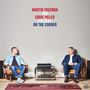 "Martin Freeman and Eddie Piller present On the Corner" in roten, weißen und blauen Buchstaben. Zwei Männer sitzen entspannt in Sesseln.