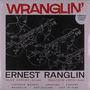 "WRANGLIN'" in Rot oben, darunter "ERNEST RANGLIN". Strichzeichnung von drei Gitarristen. Mentions von Drums und Bass.