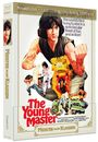 Große rote Schrift: "The Young Master". Text in Englisch/Deutsch über Kampfkünste. Illustration von kämpfender Person.