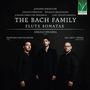 "The Bach Family: Flute Sonatas." Drei Männer in schwarzer Kleidung auf dunklem Hintergrund, Logo "Da Vinci Classics" oben rechts.