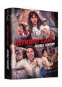 "SLEEPAWAY CAMP DOUBLE FEATURE" steht in großen roten Buchstaben. Mehrere erschrockene Gesichter, teils mit Messern.