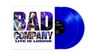 „BAD COMPANY LIVE IN LONDON“ steht auf einem Albumcover. Zwei blaue Schallplatten sind daneben zu sehen.