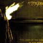 Schriftzüge: "My Dying Bride", "The Light at the End of the World". Illustration von Flügel und Klippe im Regen.