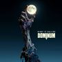 Texte: "NIGHT IS CALLING", "DOMINUM". Eine verwitterte Hand hält einen leuchtenden Vollmond vor dunklem Hintergrund.