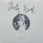 Handschrift „Molly Burch“, darunter „DOWNHEARTED I ADORE YOU“. In der Mitte ein Foto einer Frau in Schwarz-Weiß.
