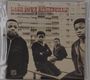 "MASH DOWN BIRMINGHAM - THE EARLY RECORDINGS OF MUSICAL YOUTH." Vier Kinder vor einem Hochhaus, in Sepia gehalten.