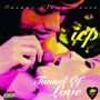 Texte: "Insane Clown Posse", "icp", "Tunnel Of Love". Ein Mann und eine Frau interagieren romantisch mit einer Erdbeere.