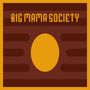 Text: "BIG MAMA SOCIETY." Grafik mit ovaler Form, umgeben von horizontalen Balken, in warmen Braun- und Gelbtönen.