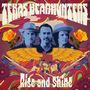 "Texas Headhunters" oben, "Rise and Shine" unten. Drei Männer, gelbe Flügel, rote Rosen, bunte psychedelische Muster.