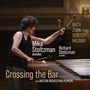 Texte: Mika Stoltzman, Marimba. Richard Stoltzman, Clarinet. Crossing the Bar with Boston Orchestral Players. Bach, Zorn, Debussy, Hazama. Eine Frau spielt Marimba.