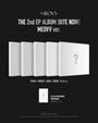 Text: MEOVV THE 2nd EP ALBUM [BITE NOW] MEOVV ver. SOOIN / GAWON / ANNA / NARIN / ELLA ver. U.S & EU EXCLUSIVE PHOTOCARD 55x85mm / 1EA. 

Beschreibung: Schwarzer Hintergrund mit weißen, mysteriösen Boxen und einem Fragezeichen.