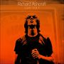 "Richard Ashcroft Live Vol 1." Eine Person mit Mikrofon im Scheinwerferlicht, in orangefarbenem Ton gehalten.