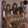 "Survivor, The Best Of" steht in großer Schrift. Fünf Männer stehen oder sitzen nebeneinander, teilweise mit 80er-Jahre-Stil.