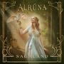 "ALRÚNA" und "SAGALAND" in dekorativer Schrift. Frau im Kleid mit Eule auf der Hand in einem mystischen Wald.