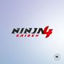 „Ninja Gaiden 4“ in großen Buchstaben, vor einem hellblauen Verlauf, in einem modernen, dynamischen Schriftzug.