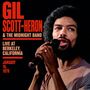 Text: "Gil Scott-Heron & The Midnight Band. Live at Berkeley, California. January 16, 1978." Person spricht in Mikrofon.