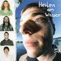 Text: "Heulen am Wasser", "SCHLUMA". Nahaufnahme eines Gesichts vor einem See, daneben vier Portraits von Menschen.
