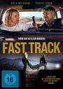 Oben: Shea Whigham, Carrie Coon.  
Text: "There are no clean murders"  
Titel: "Fast Track"  
Unten: Personen graben ein.