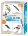 „Das große Vogel Memo“, ein Spiel, um Vogelpaare zu finden. Enthält Abbildungen von Vögeln und Federn wie Grünspecht und Eichelhäher.