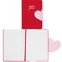 Text: "LOVE forever". Rotes Notizbuch mit Herzverschluss, offen und geschlossen gezeigt, liniertes Papier.