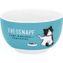 Text: „FRESSNAPF FÜR'S KATZENPERSONAL“. Illustration einer Katze mit Krone und Napf. Hintergrund in hellem Blau.