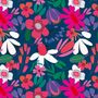 Illustration lebendiger Blumen in kräftigen Farben wie Pink, Weiß und Lila auf dunkelblauem Hintergrund.