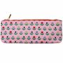 Rosa Federmäppchen mit buntem Blumenmuster und goldfarbenem Reißverschluss.