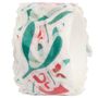 Ein dekoratives Klebeband mit rot-grünen Pflanzen- und Blumenmotiven in einer Rolle aufgewickelt.