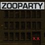 Text: "ZOOPARTY". Gebäude: Backsteinhaus mit vielen Fenstern und roten Kreuzen auf der Tür.