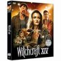 "Witchcraft XIV" und "Mit deutscher Synchro". Illustration: Personen, Messer, Pentagramm, Buch und Kerzenleuchter.