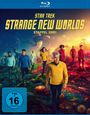 "Star Trek: Strange New Worlds, Staffel Drei". Mehrere Personen in farbigen Uniformen auf einem lebhaften, außerirdischen Planeten.
