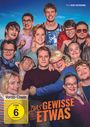 Text: "Vorab-Cover, FSK ab 6 freigegeben, DAS GEWISSE ETWAS, Regie Marc Rothemund". Gruppenfoto vor einem blauen Hintergrund.