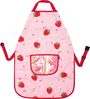 Latzschürze in Rosa mit lachenden Erdbeeren und Herzmustern, vorn glänzende Tasche, rote Ränder und Bänder.