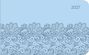 Oben rechts steht "2027". Darunter ist ein detailliertes Spitzendekor mit floralen Mustern auf hellblauem Hintergrund.