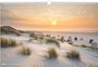 "Seeblicke, Sea View, Vue sur la Mer" und "2027 zweitausendsiebenundzwanzig". Sanddünen am Strand bei Sonnenuntergang.