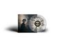 „unless I put you there, I don’t.“ Ein Gemälde eines Profils einer Person, daneben eine Vinyl-Schallplatte mit Auge.