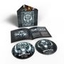 "Motörhead" und "Kiss of Death" stehen auf dem CD-Cover. Es gibt zwei CDs und ein Booklet mit Grafiken.