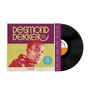 "Desmond Dekker Essential Artist Collection" steht auf einem Albumcover. Ein Porträt von Desmond Dekker ist abgebildet. Vinyl-Schallplatte sichtbar.
