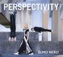 Text: "PERSPECTIVITY", "ELMO NERO". Drei Personen: eine Frau steht, zwei Männer in ungewöhnlichen Posen an Betonstufen.