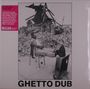 "Ghetto Dub" steht unter einem Bild, das einen Mann zeigt, der lässig vor einem Trümmerhaufen auf einem Stuhl sitzt.