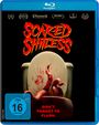 Text: "SCARED SHITLESS" und "DON'T FORGET TO FLUSH." Blutige Handabdrücke und Tentakel aus einer Toilette.