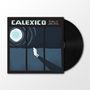 "Calexico" und "Edge of the Sun" oben. Im Vordergrund Figur im Schatten, großer Mond darüber. Dunkle, stimmungsvolle Farben.
