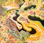 Eine surrealistische Landschaft mit geschwungenen, fließenden Formen und bunten Vegetationselementen.
