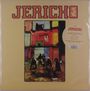 JERICHO in großer Schrift mit pixelartigem Muster. Bild zeigt Menschen um ein Lagerfeuer vor bunten Häusern. 