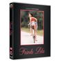 "Frivole Lola" und "Ein Film von Tinto Brass" beschreiben eine DVD-Hülle mit einer Frau auf einem Fahrrad von hinten.