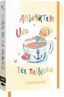 "Bunter Text: 'Abwarten und Tee trinken'. Illustration eines Mädchens in einer Tasse, Label 'Innere Ruhe'. `Lieblingsjournal.`"