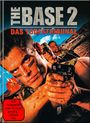 "THE BASE 2: DAS TODESTRIBUNAL" und "Nicht freigegeben unter 18 Jahren..." Ein Soldat mit Waffe im Fokus, Explosion im Hintergrund.